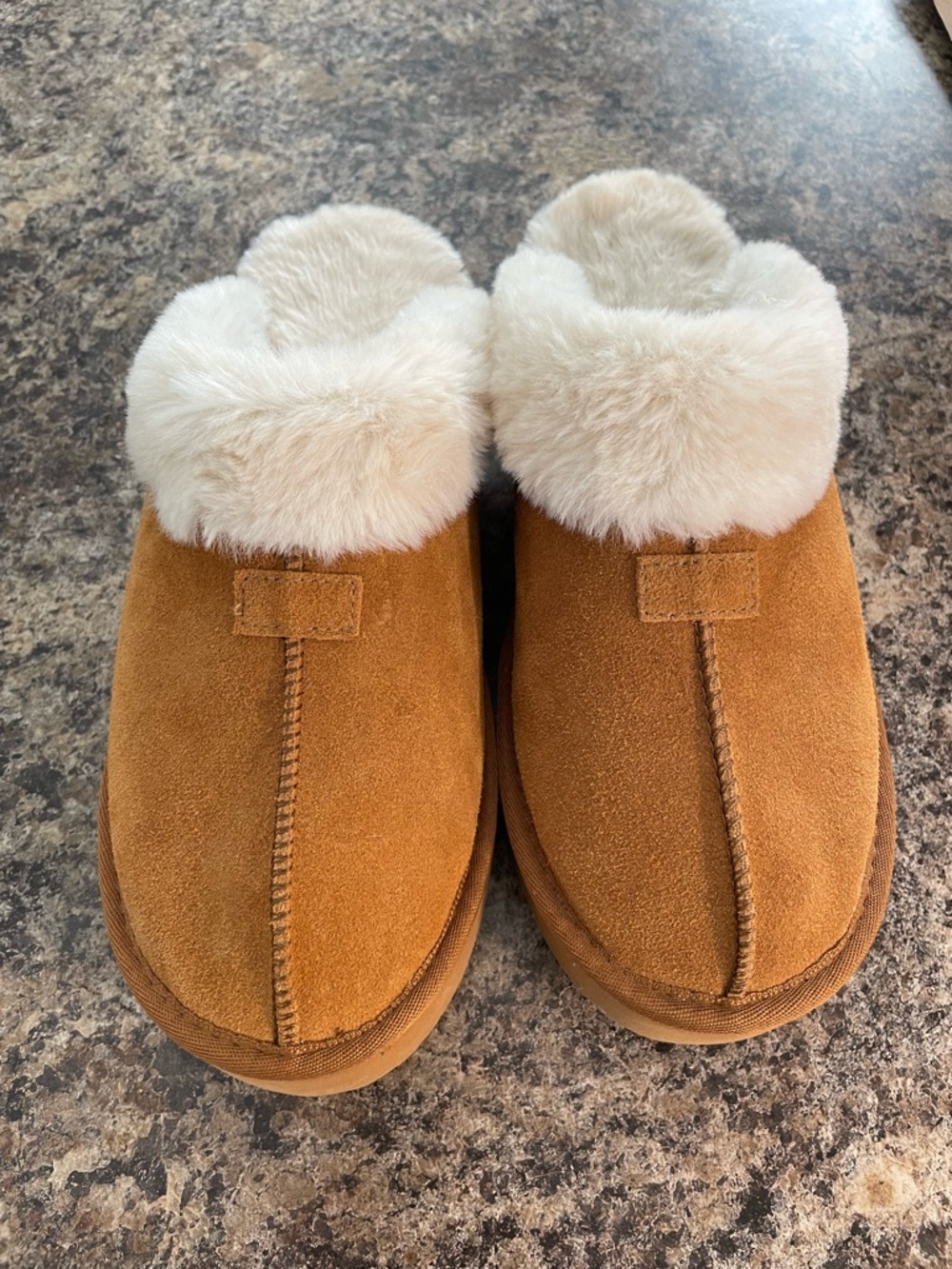 Cozy Shearling-Lined Suede Slippers in Chestnut